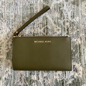 Michael Kors Jet Set double-zip wristlet wallet in duffle green Saffiano leather